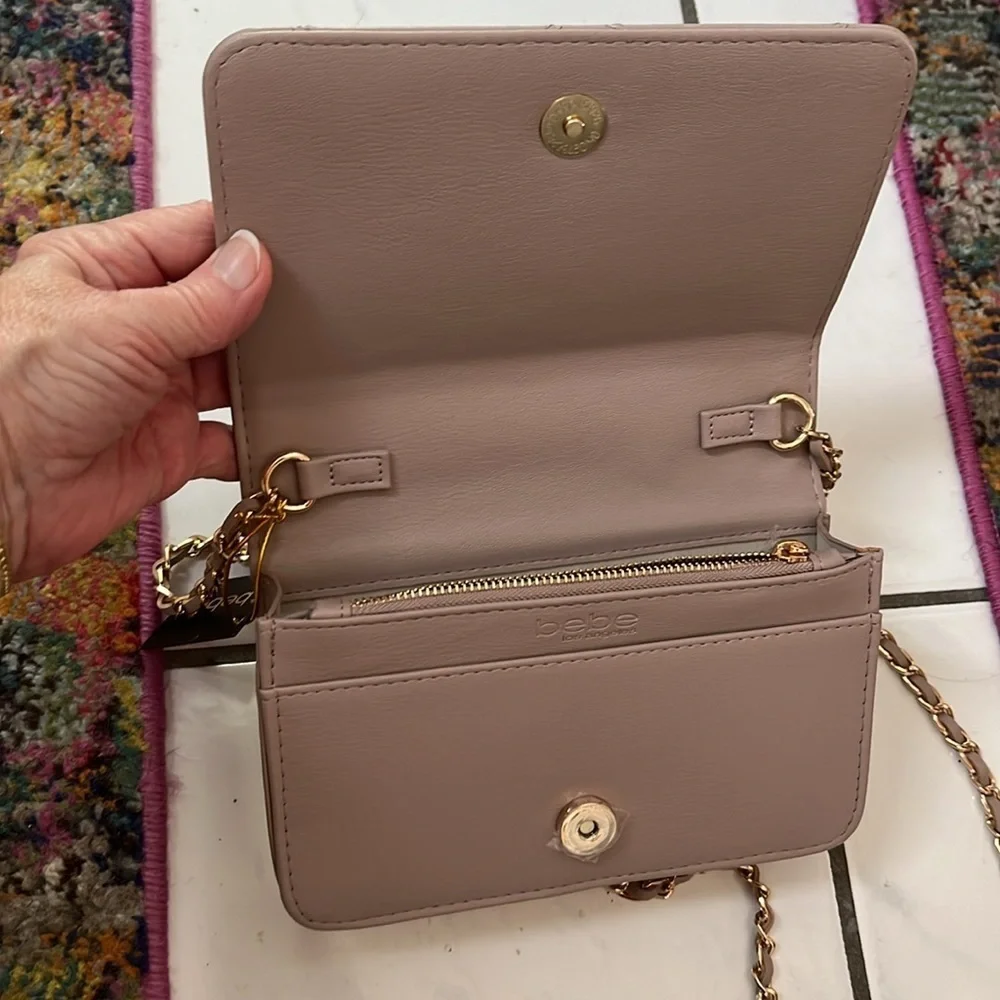 Bebe NWT Cross body bag purse Taupe quilted front & back Gold tone hardware